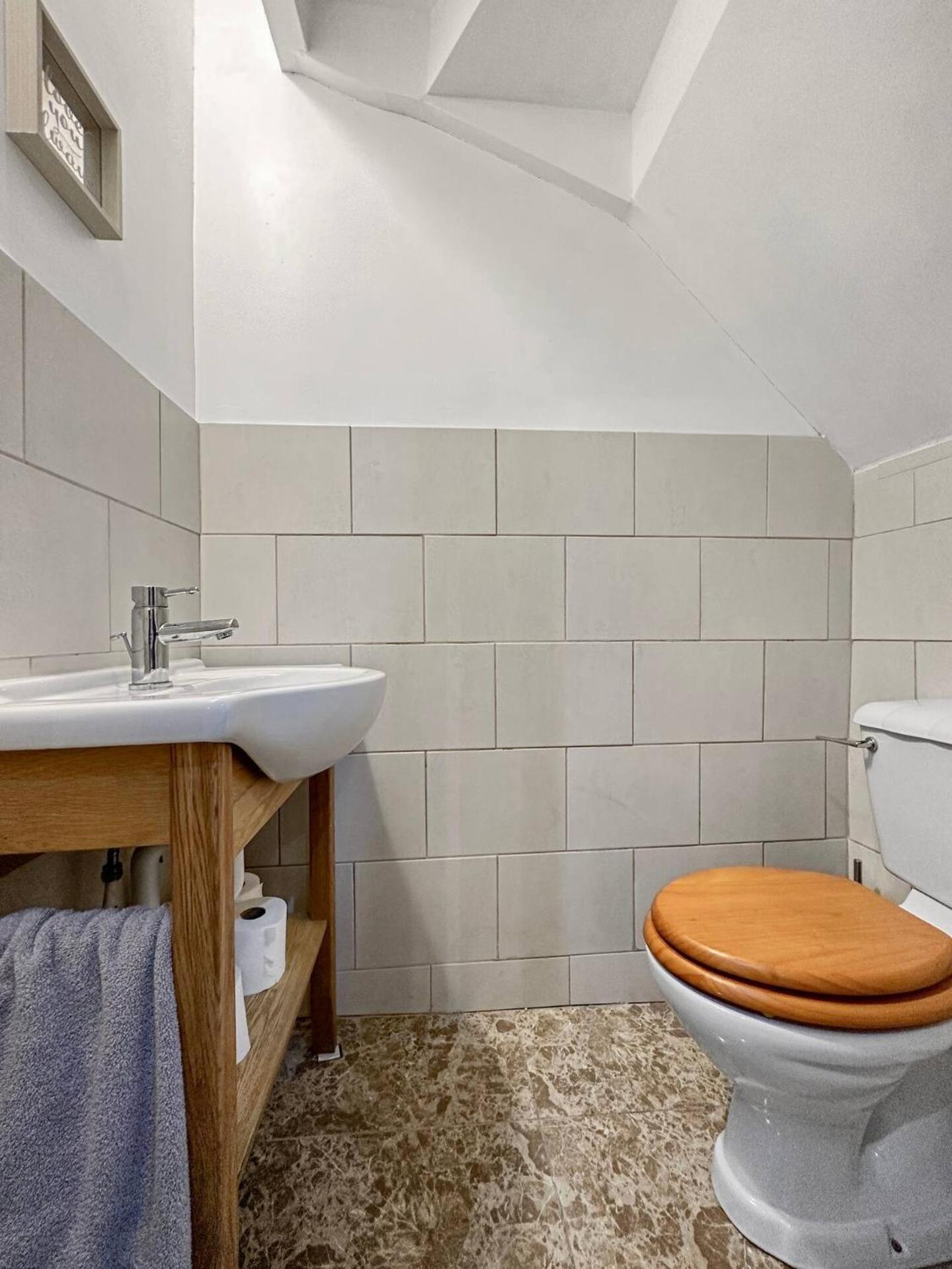 3 Bed Home In Tonypandy With Balcony View Room Llwynypia ภายนอก รูปภาพ